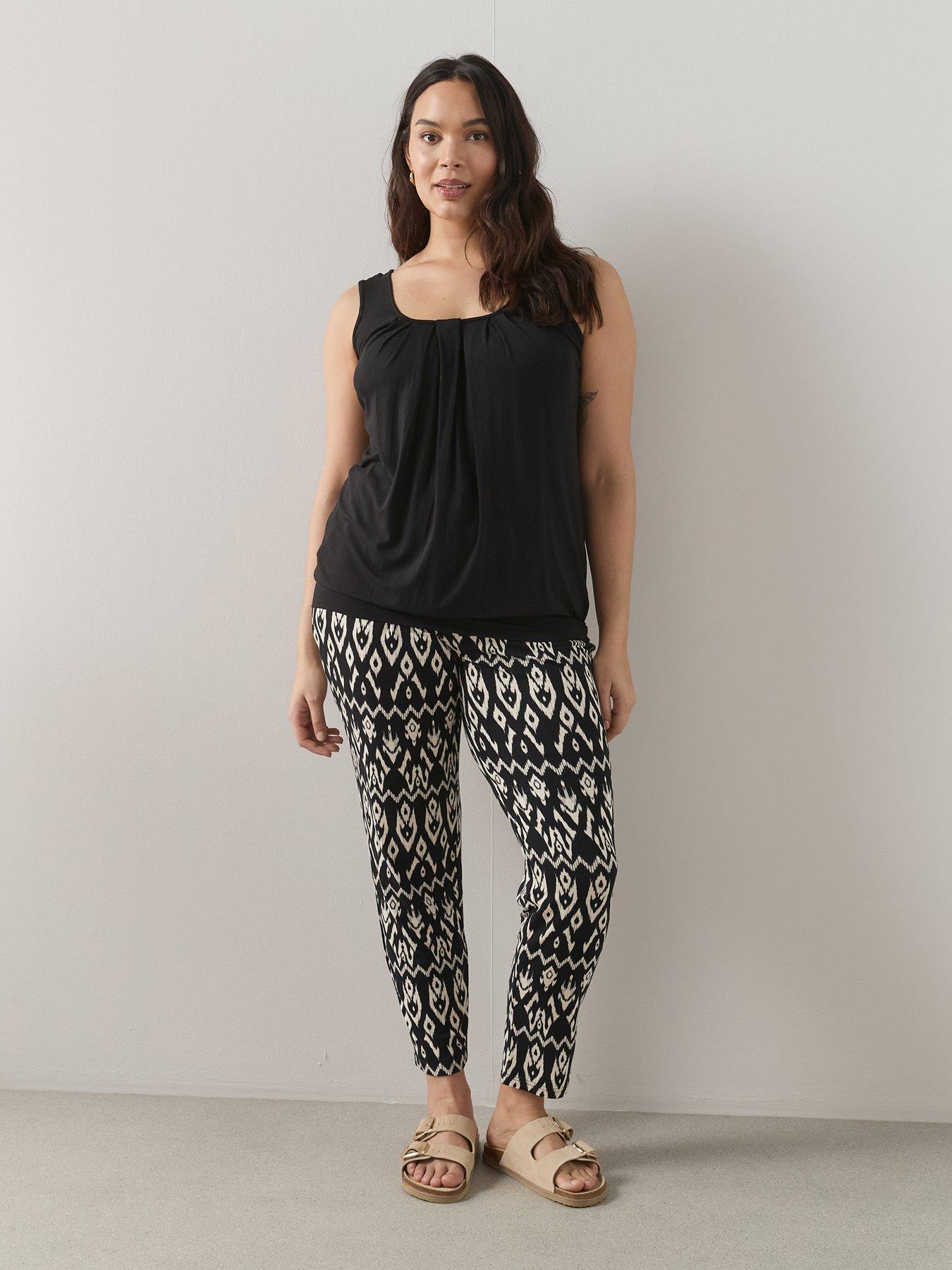 Image 3 of 4 of The Very Collection Curve Banded Hem Vest - Black