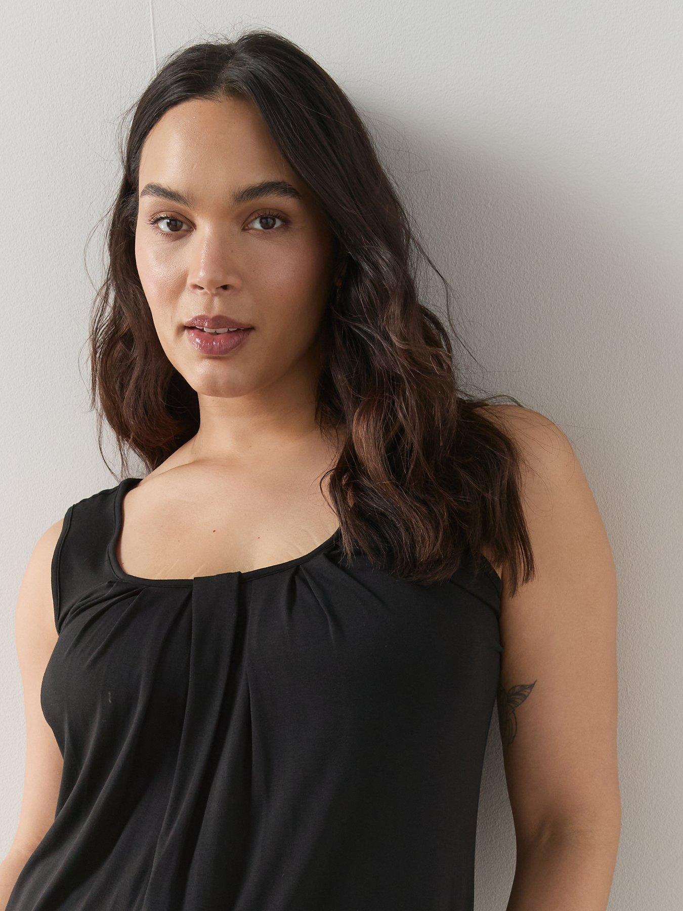 Image 4 of 4 of The Very Collection Curve Banded Hem Vest - Black