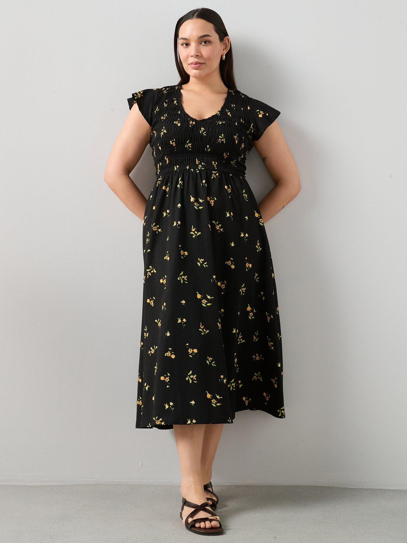 Image 1 of 6 of The Very Collection Curve Printed Stretch Midi Dress