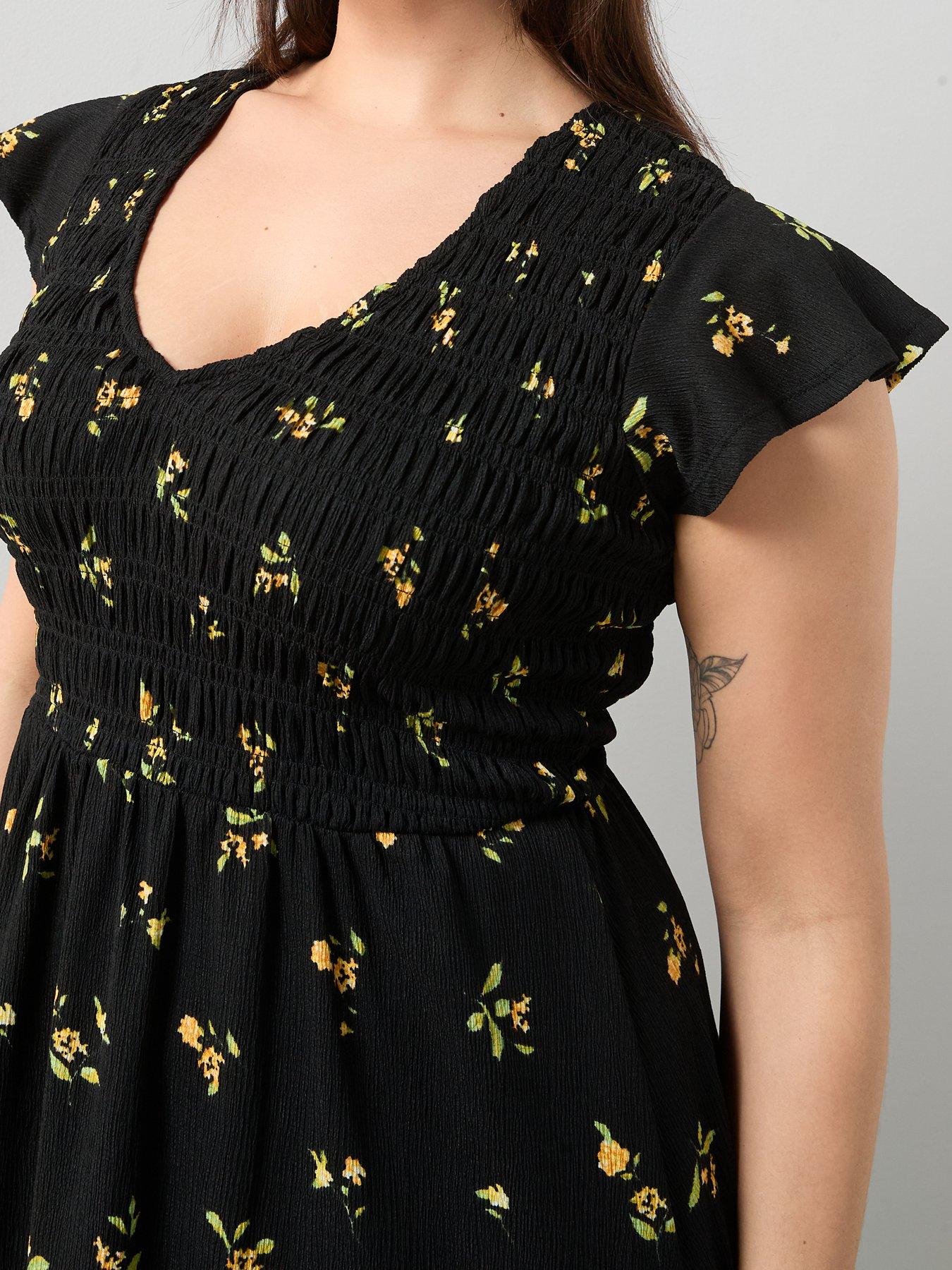 Image 5 of 6 of The Very Collection Curve Printed Stretch Midi Dress