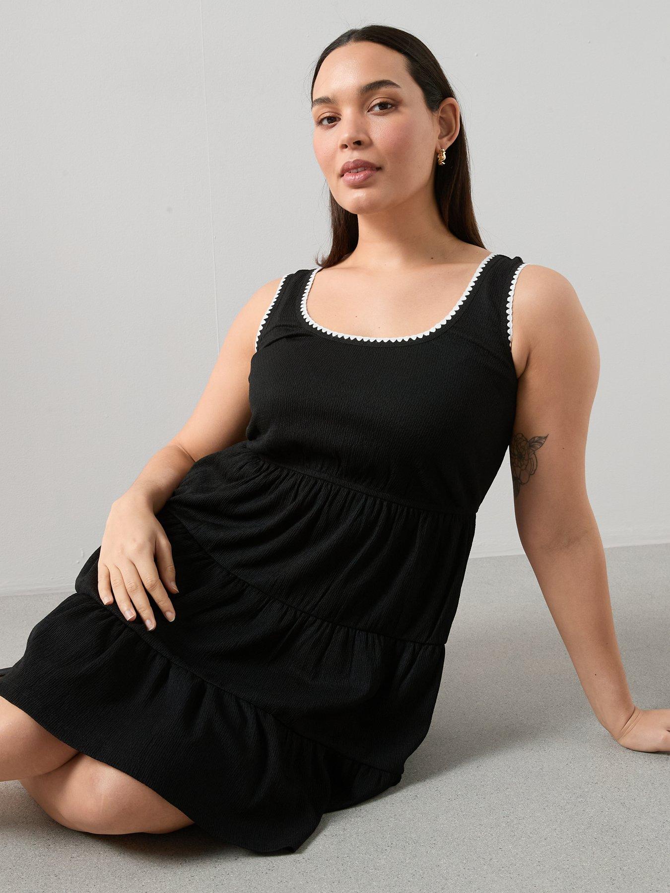 Image 4 of 6 of The Very Collection Curve Crinkle Stretch Tiered Mini Dress