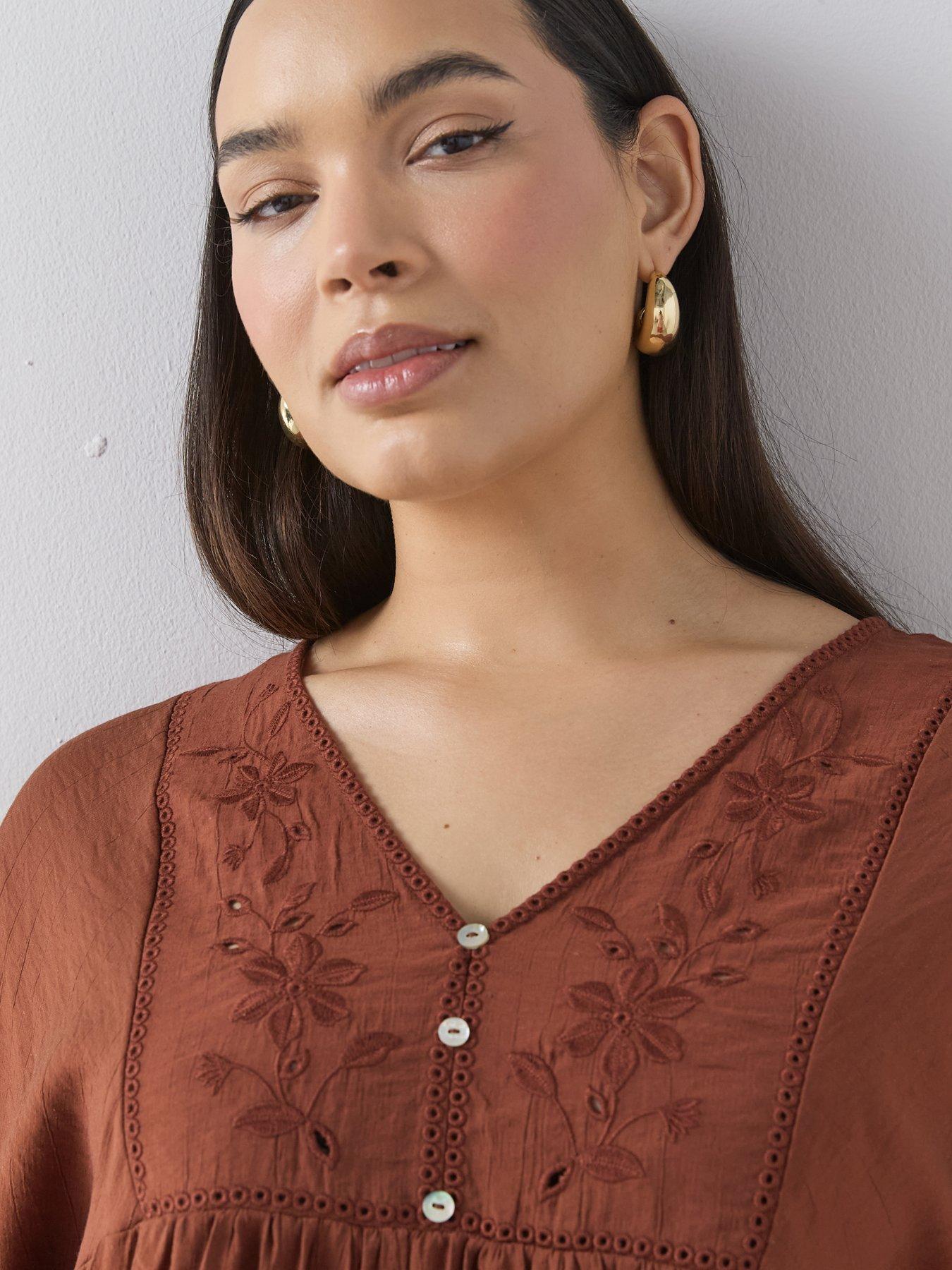 Image 5 of 6 of The Very Collection Curve Embroidered V Neck Blouse Co-ord