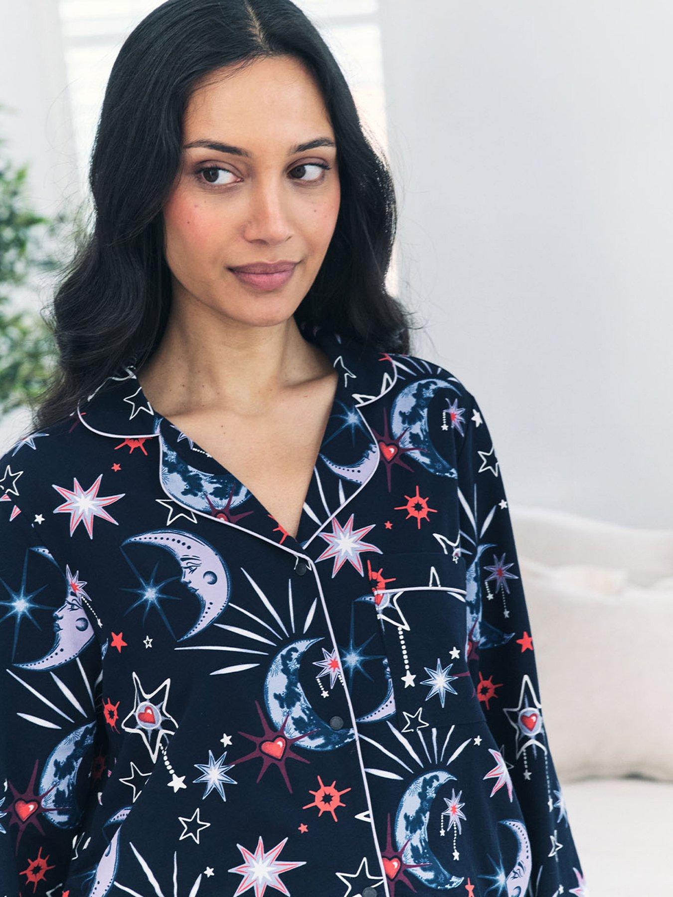 Image 3 of 5 of CHELSEA PEERS Maternity Nightshirt With Moon Print