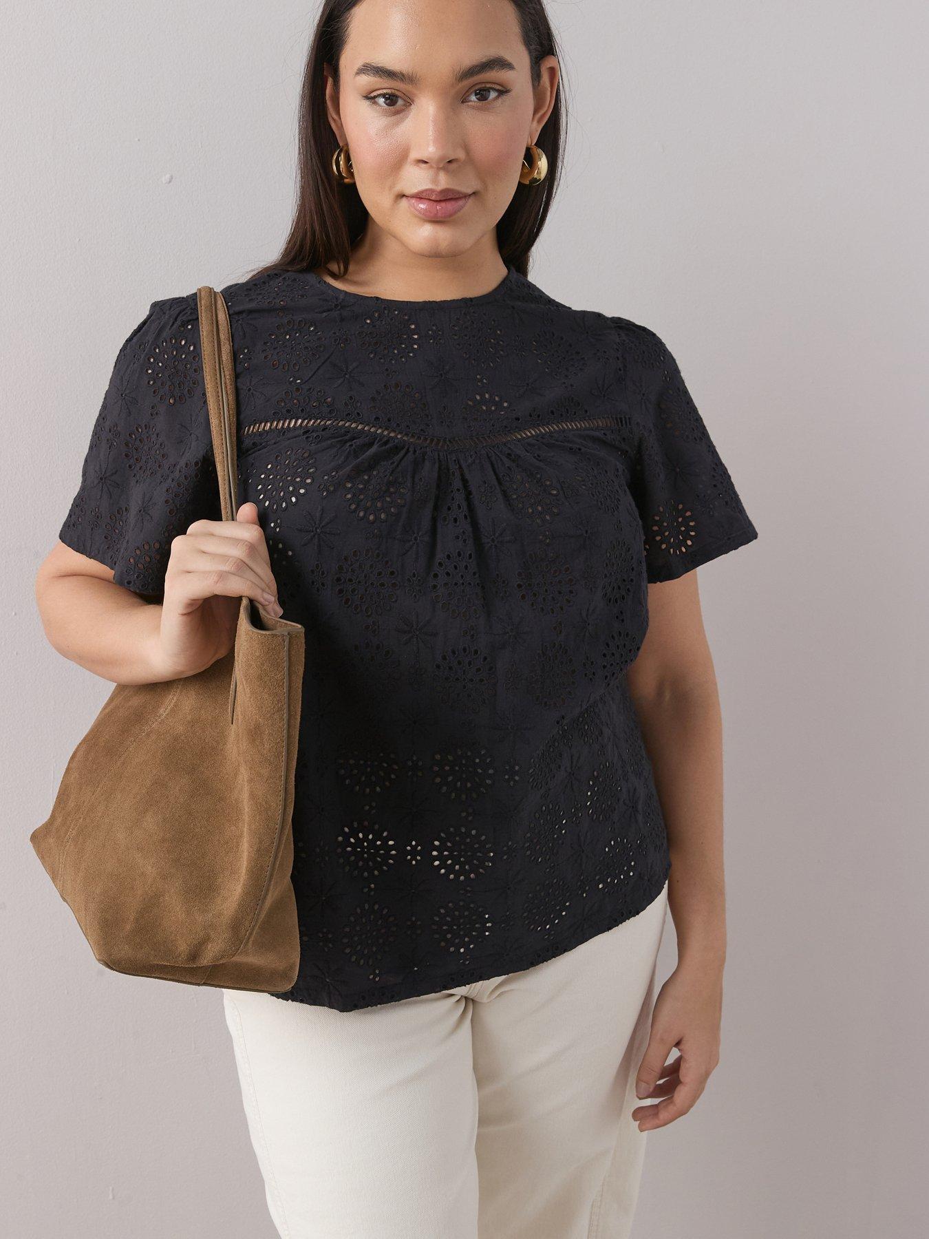 The Very Collection Curve Broderie Front Top - Black