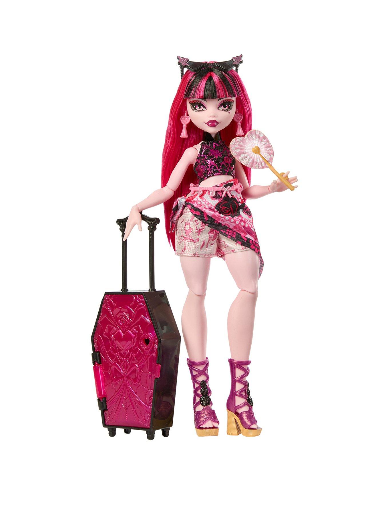 Monster High Skulltimate Secrets Gore-geous Oasis Playset, Draculaura Doll and Accessories