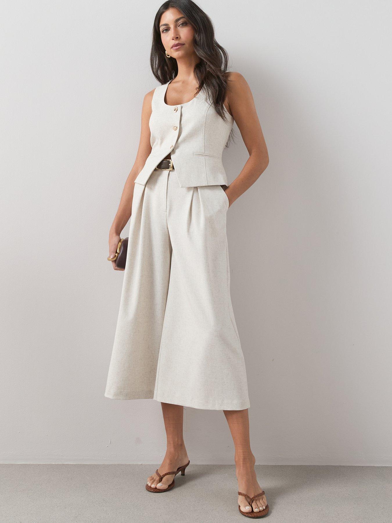 Image 3 of 6 of The Very Collection Linen Blend Scoop Waistcoat - Natural