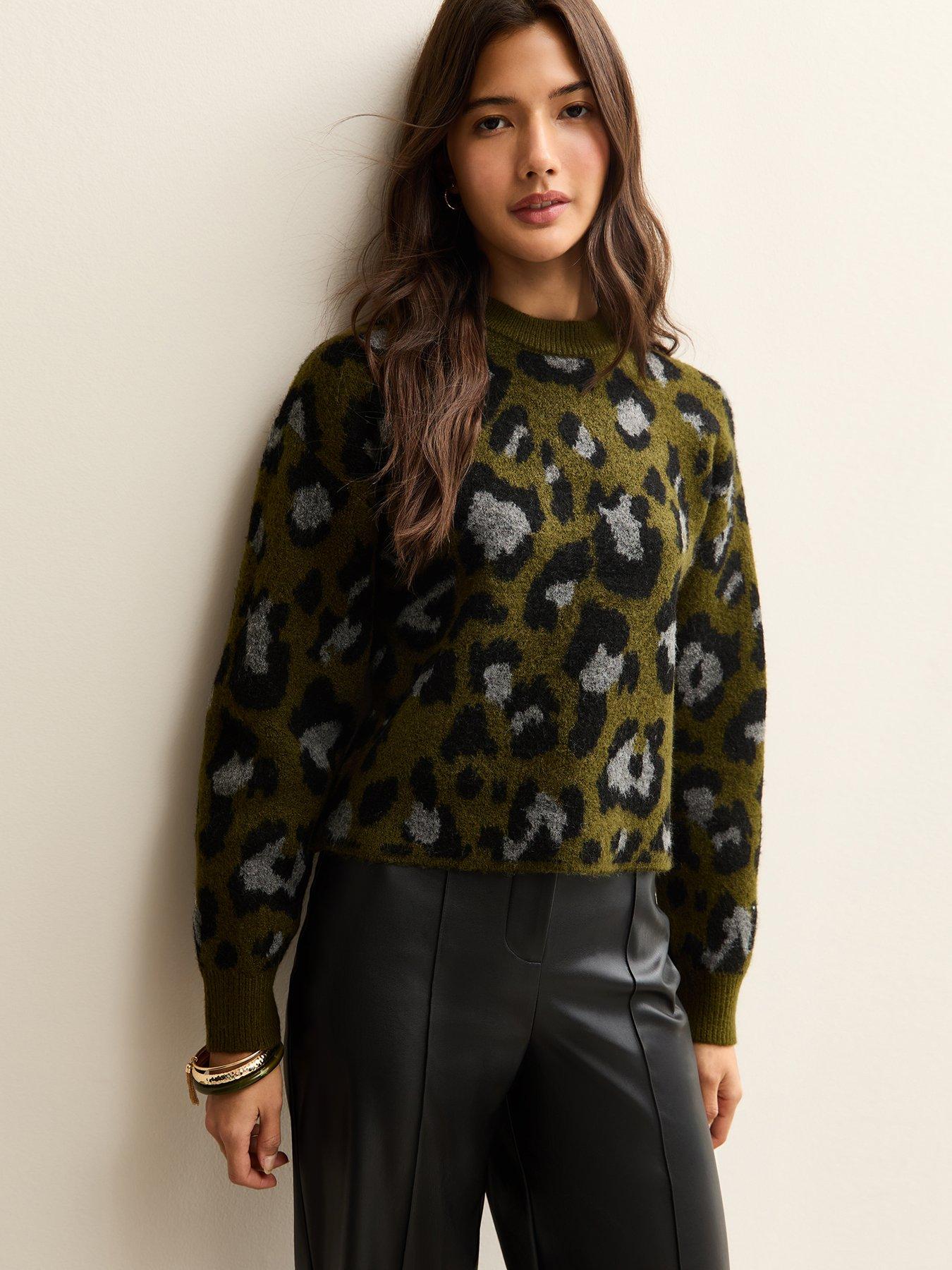 New Look Animal Patterned Crew Neck Jumper - Green