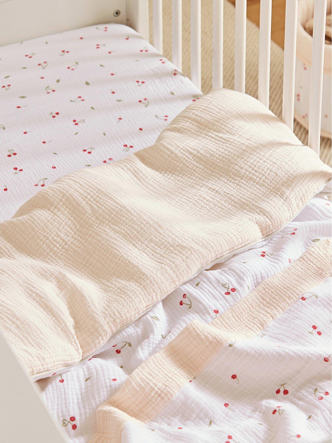 CuddleCo 4pc Cot Bed Bedding Set - Ditsy Cherry