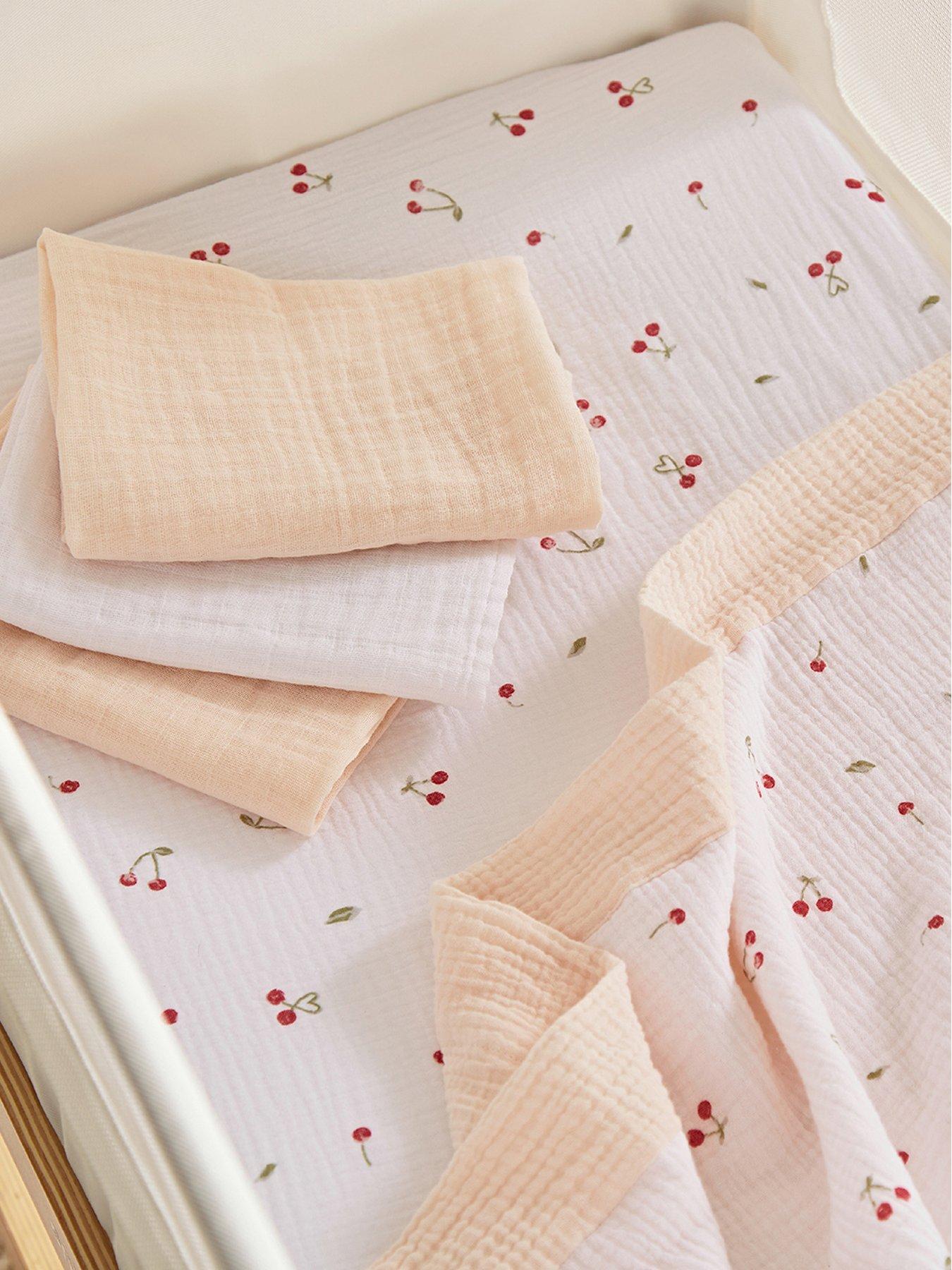 cuddleco-universal-crib-co-sleeper-bedding-set-ditsy-cherry