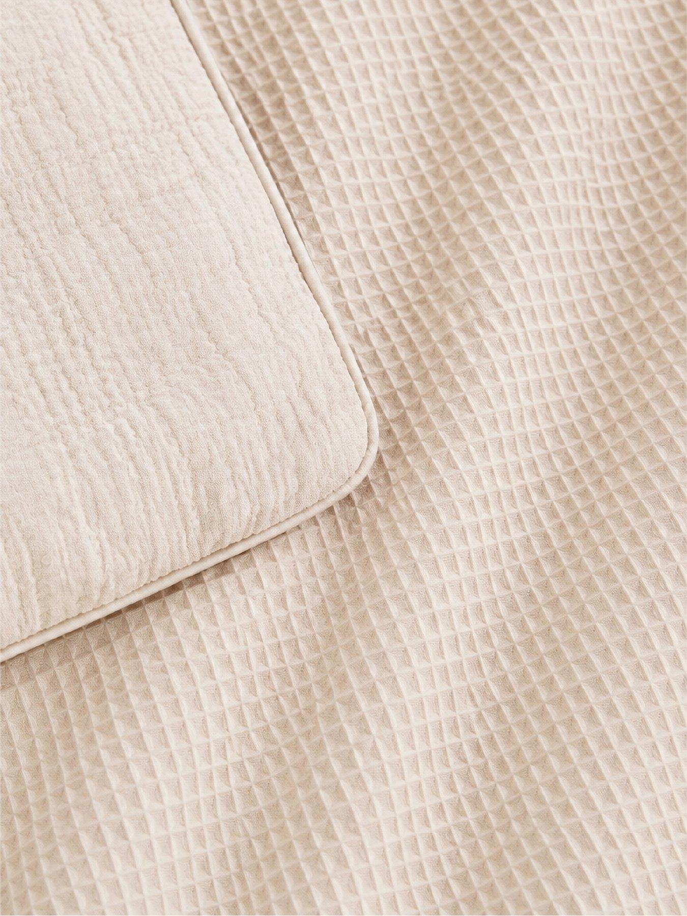 Image 4 of 5 of CuddleCo Cot Bed Quilt - Cashmere Waffle