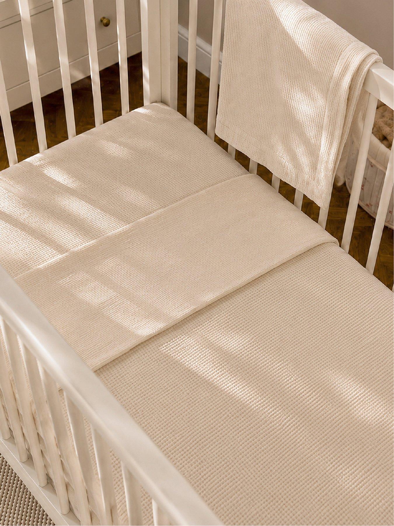 Image 5 of 5 of CuddleCo Cot Bed Quilt - Cashmere Waffle