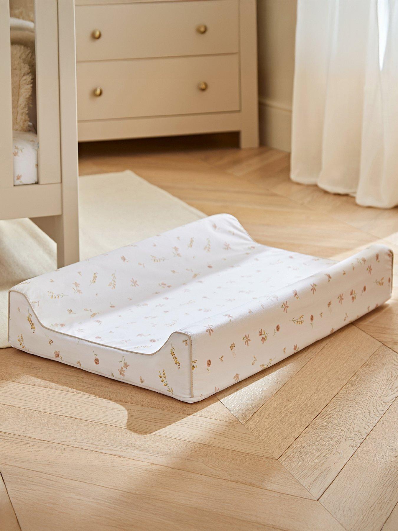 cuddleco-wedge-changing-mat-cashmere-meadow