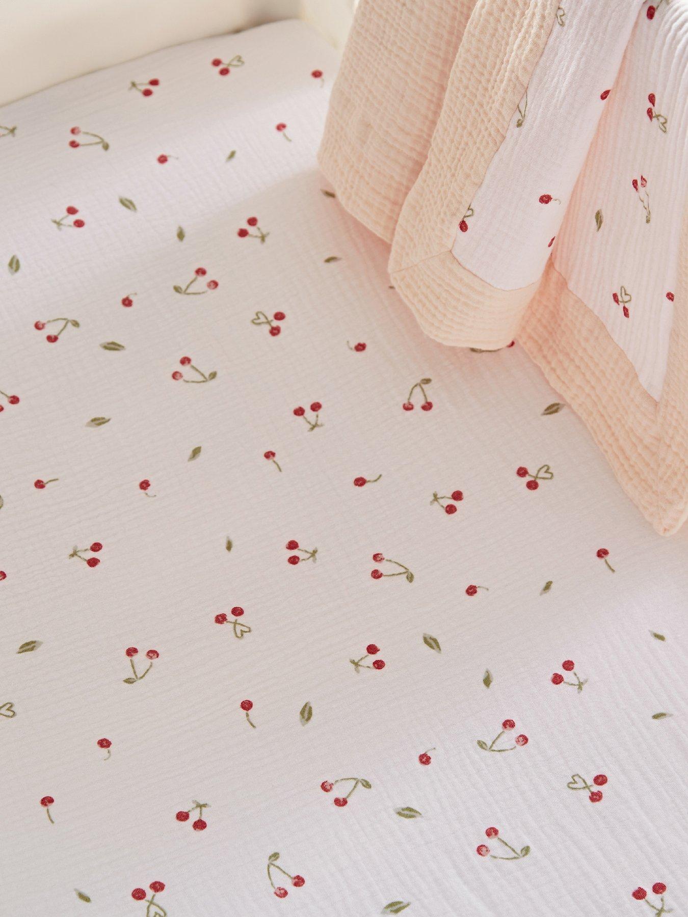 cuddleco-universal-crib-co-sleeper-sheets-2pk-ditsy-cherry