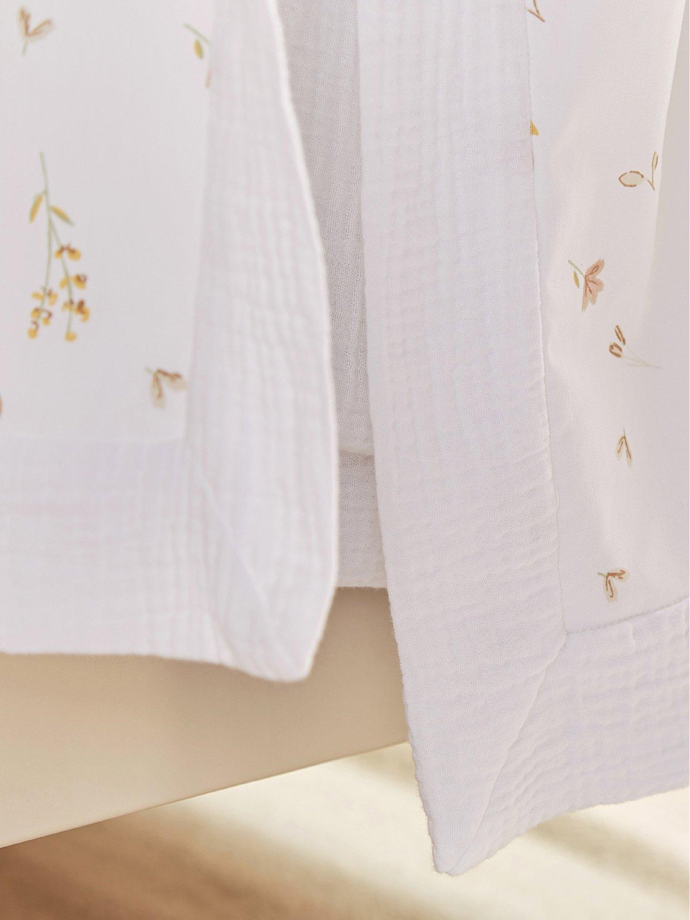Image 4 of 7 of CuddleCo Comforter blanket - Cashmere Meadow