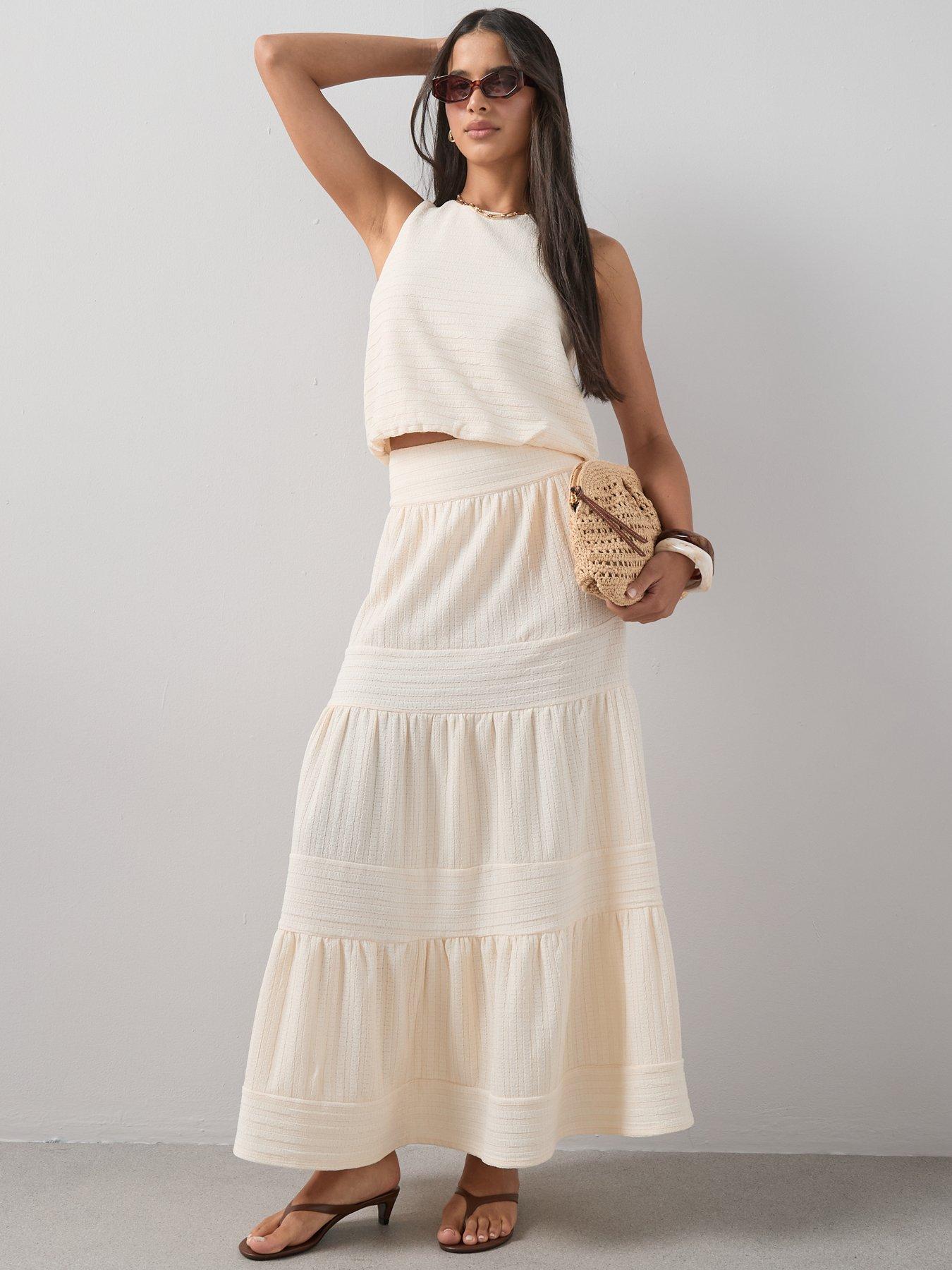 Image 6 of 7 of The Very Collection Textured Tiered Co-Ord Maxi Skirt - Cream