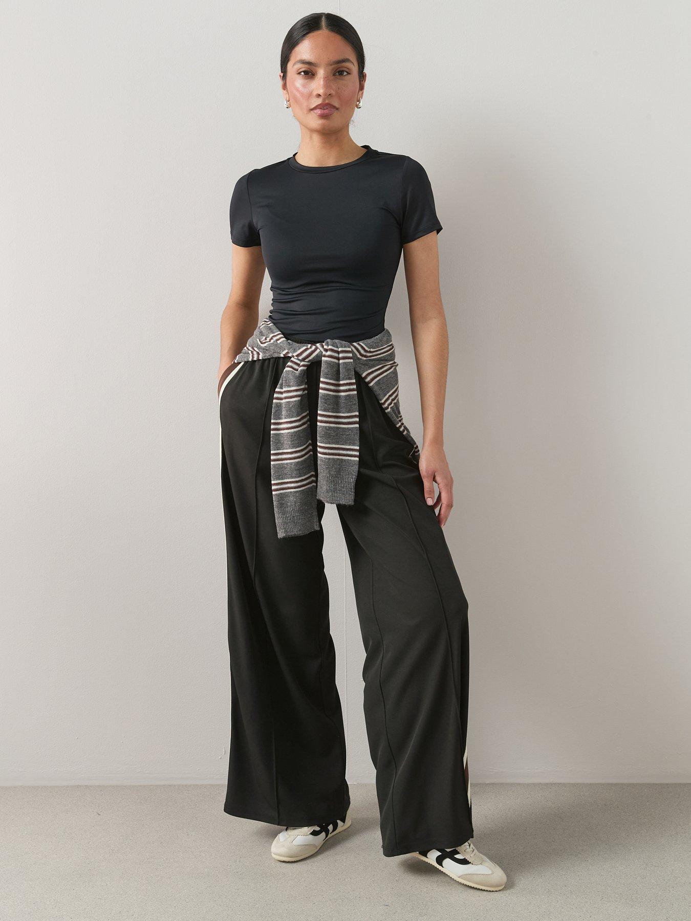 Image 3 of 7 of The Very Collection Soft Touch Short Sleeve Tee - Black