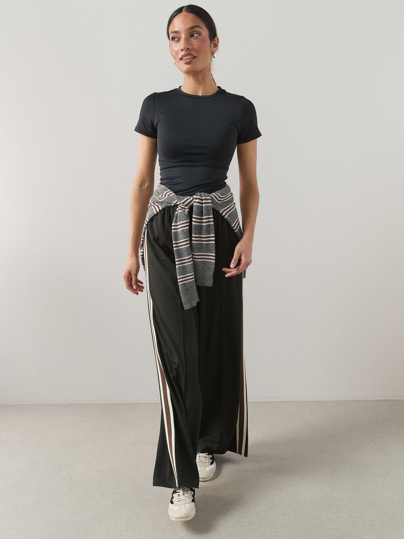 Image 6 of 7 of The Very Collection Soft Touch Short Sleeve Tee - Black