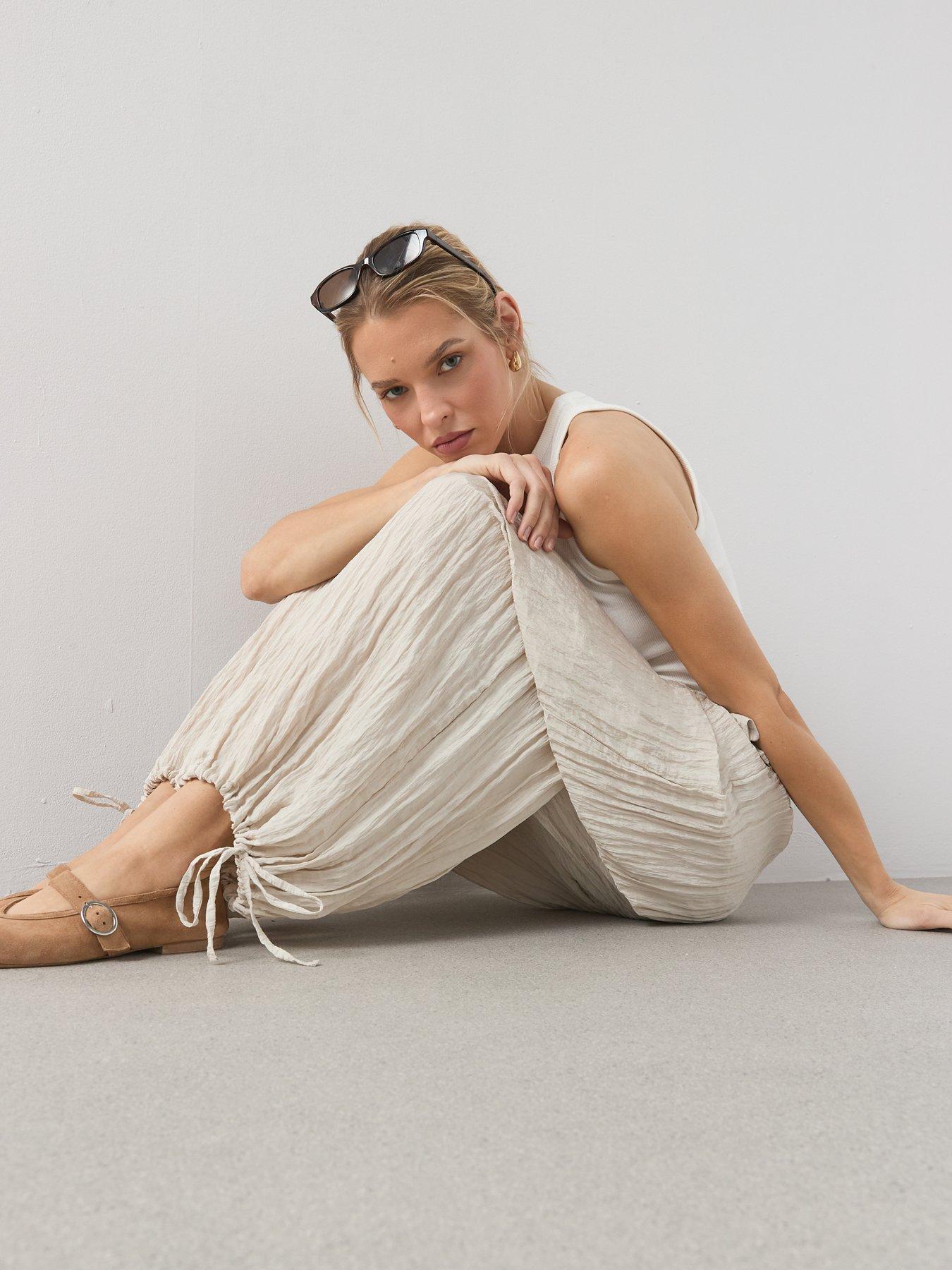 Image 4 of 6 of The Very Collection Balloon Trouser&nbsp; - Cream