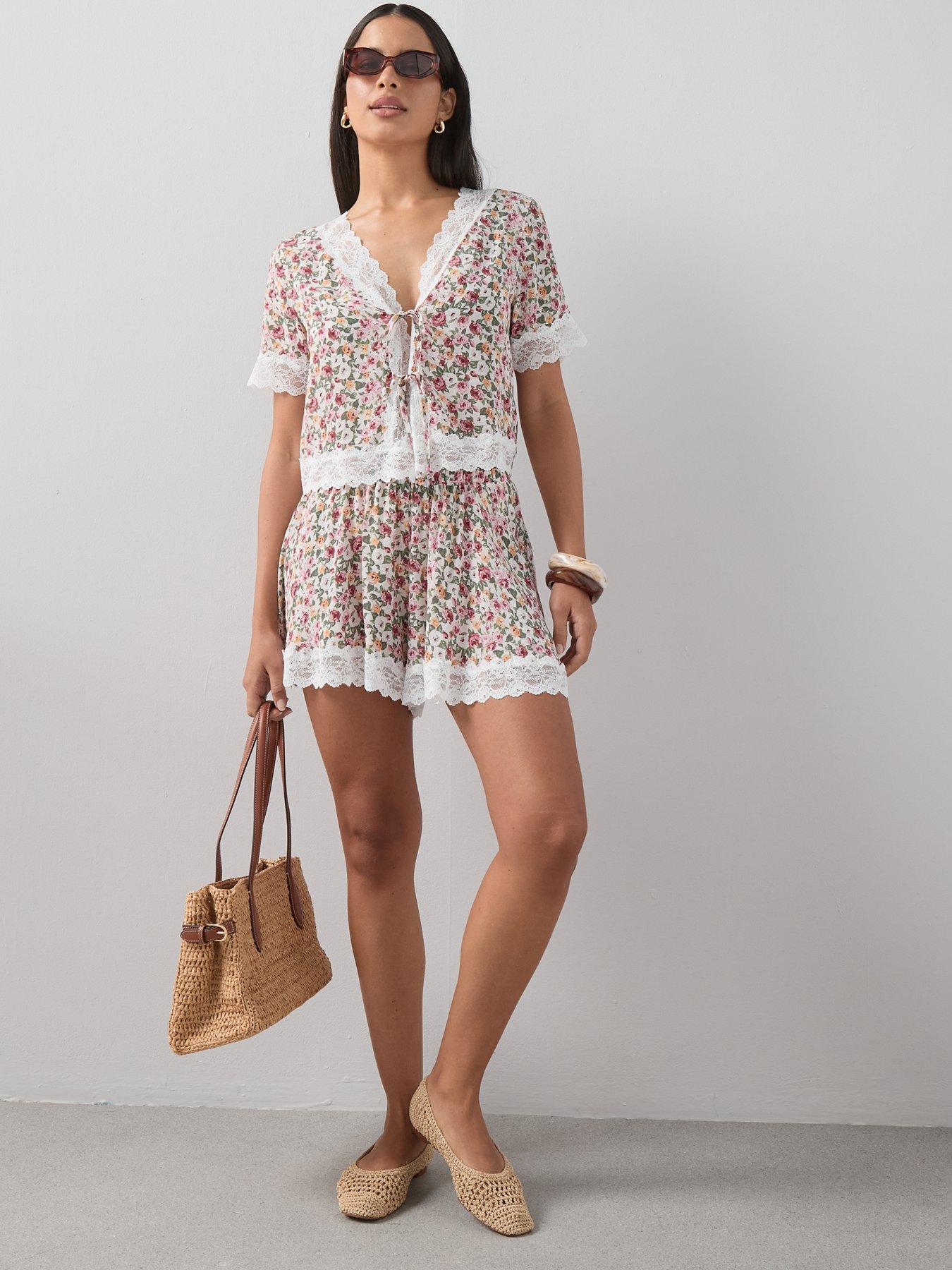 Image 4 of 7 of The Very Collection Floral Lace Trim Shorts