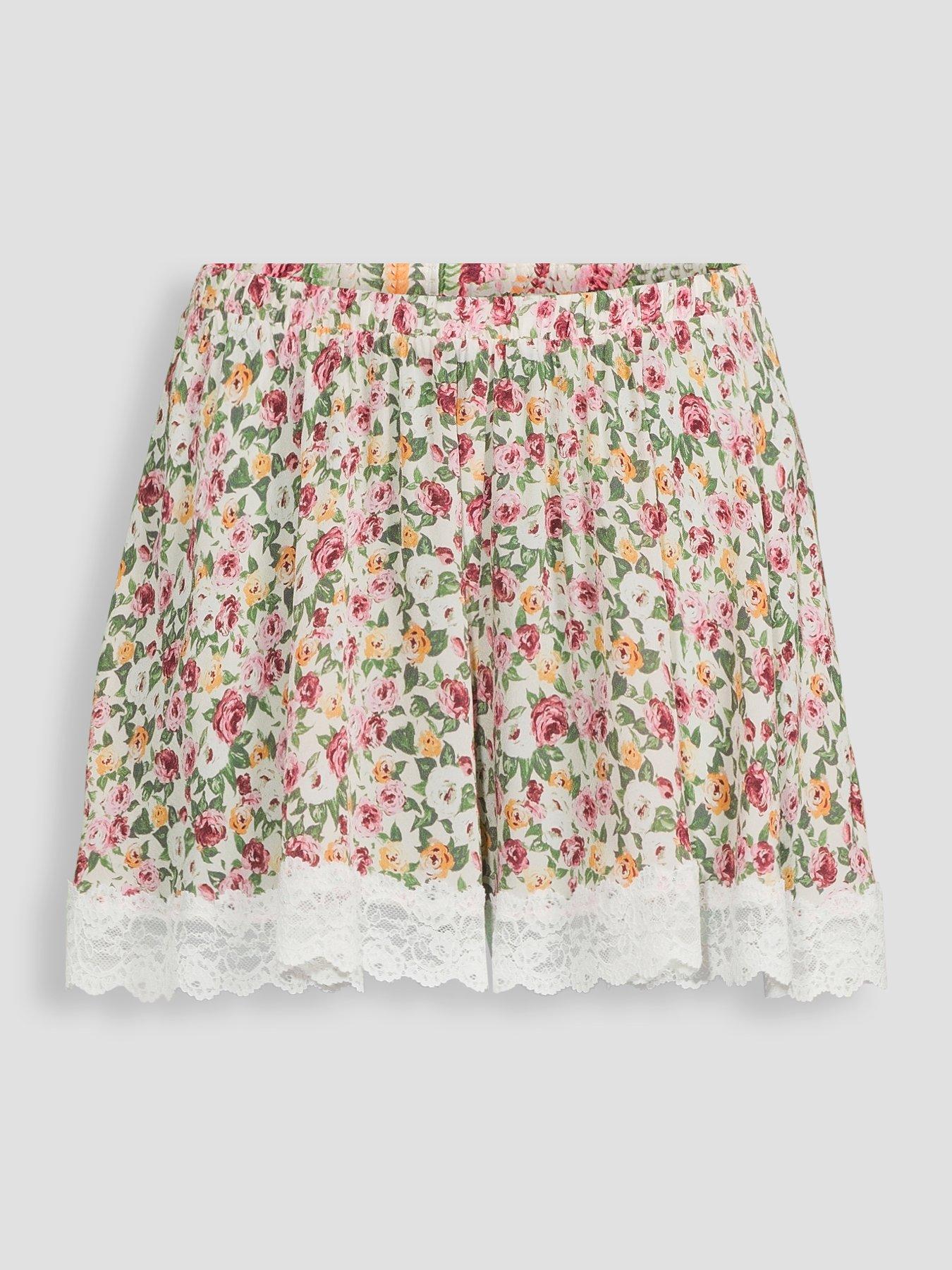Image 7 of 7 of The Very Collection Floral Lace Trim Shorts