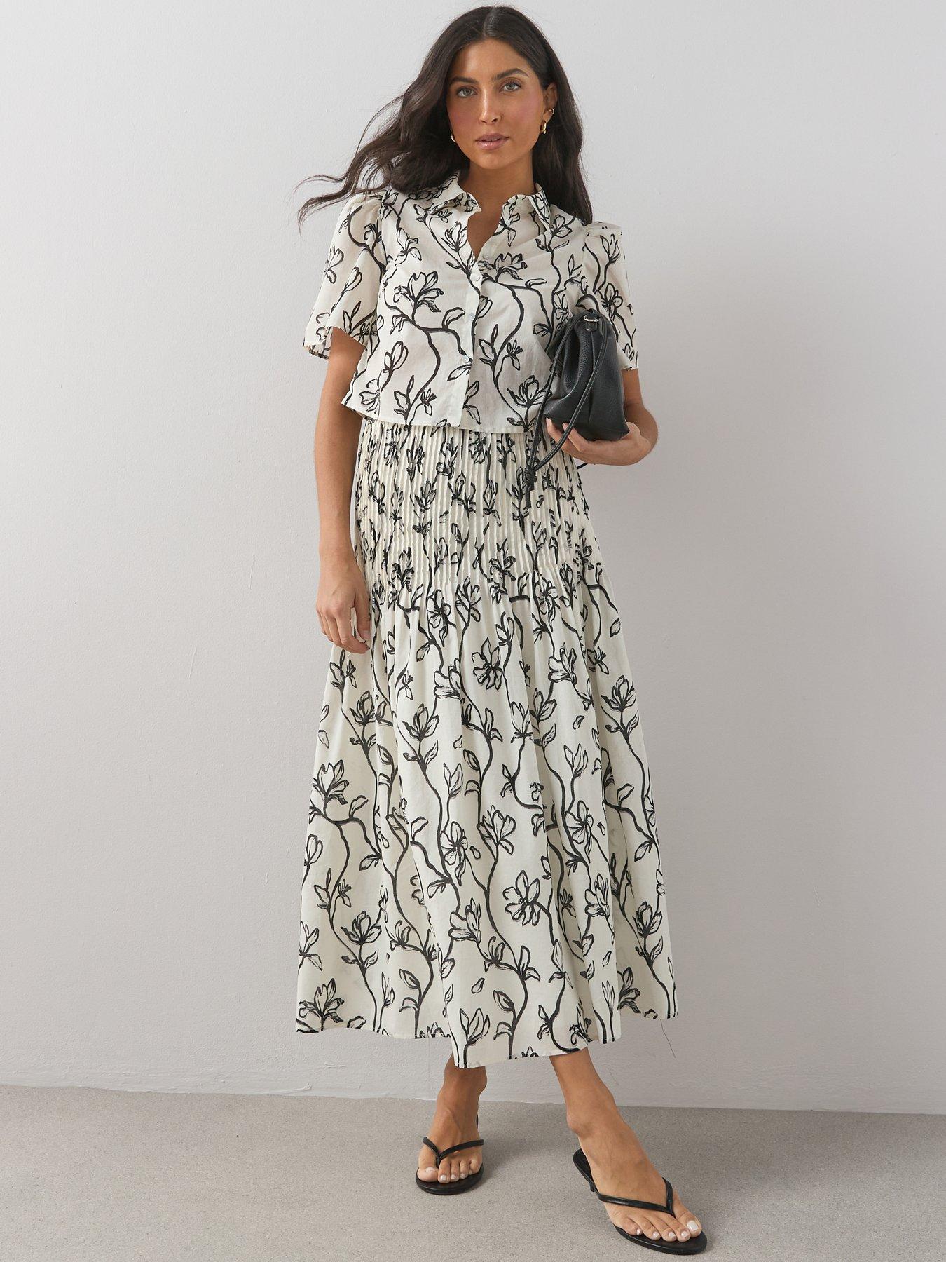 Image 1 of 6 of The Very Collection Floral Print Pintuck Poplin Co-Ord Full Skirt - Print