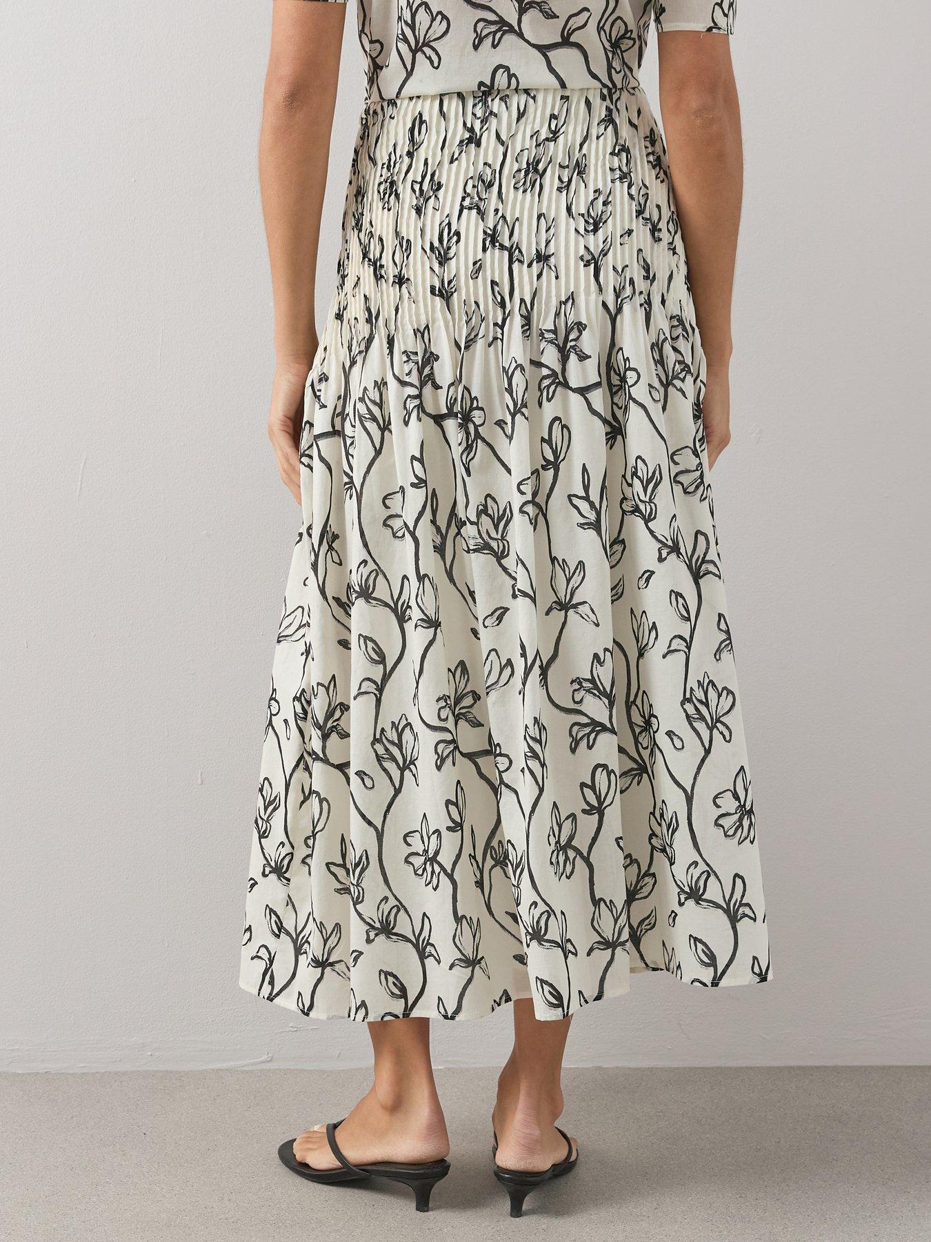 Image 2 of 6 of The Very Collection Floral Print Pintuck Poplin Co-Ord Full Skirt - Print