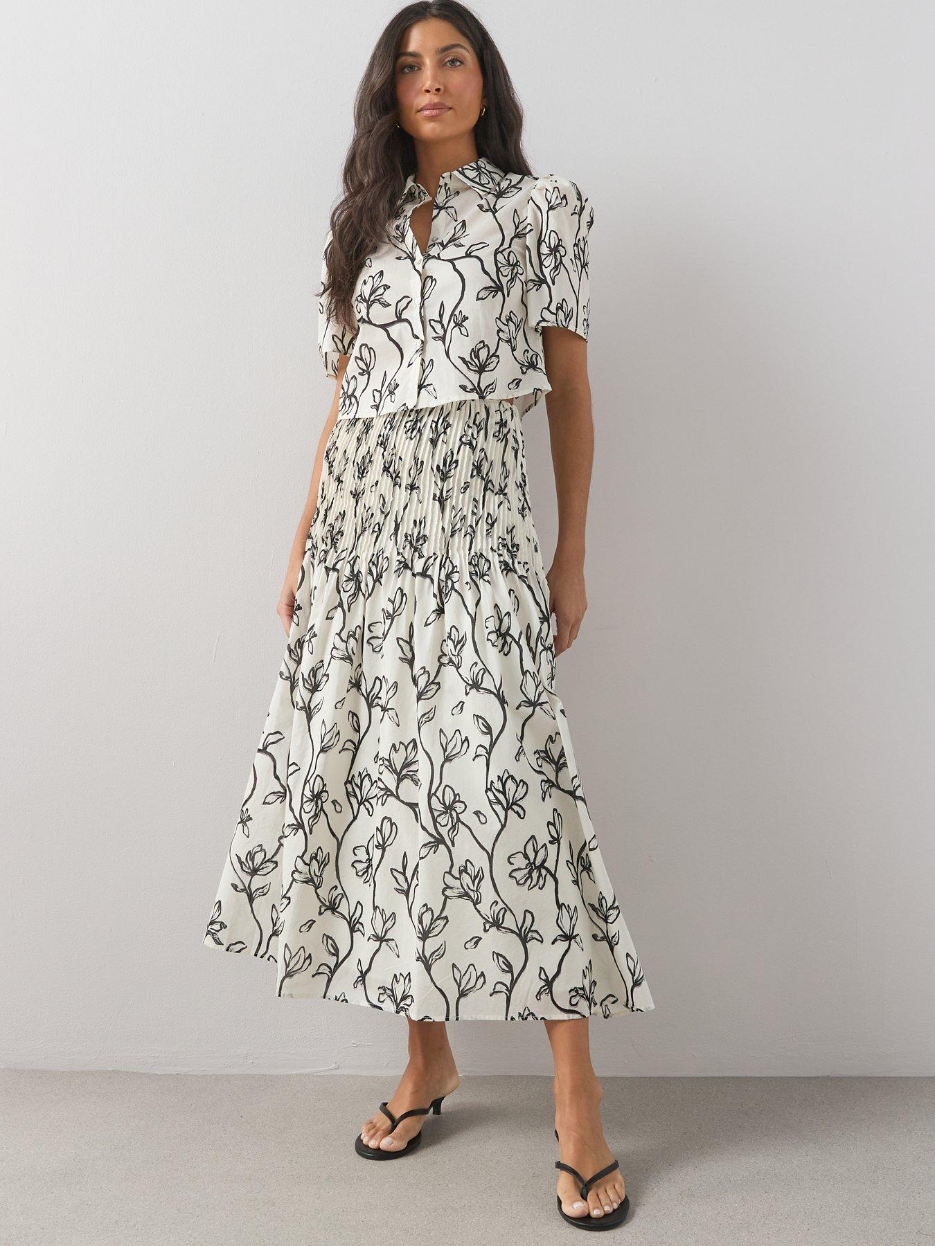 Image 3 of 6 of The Very Collection Floral Print Pintuck Poplin Co-Ord Full Skirt - Print