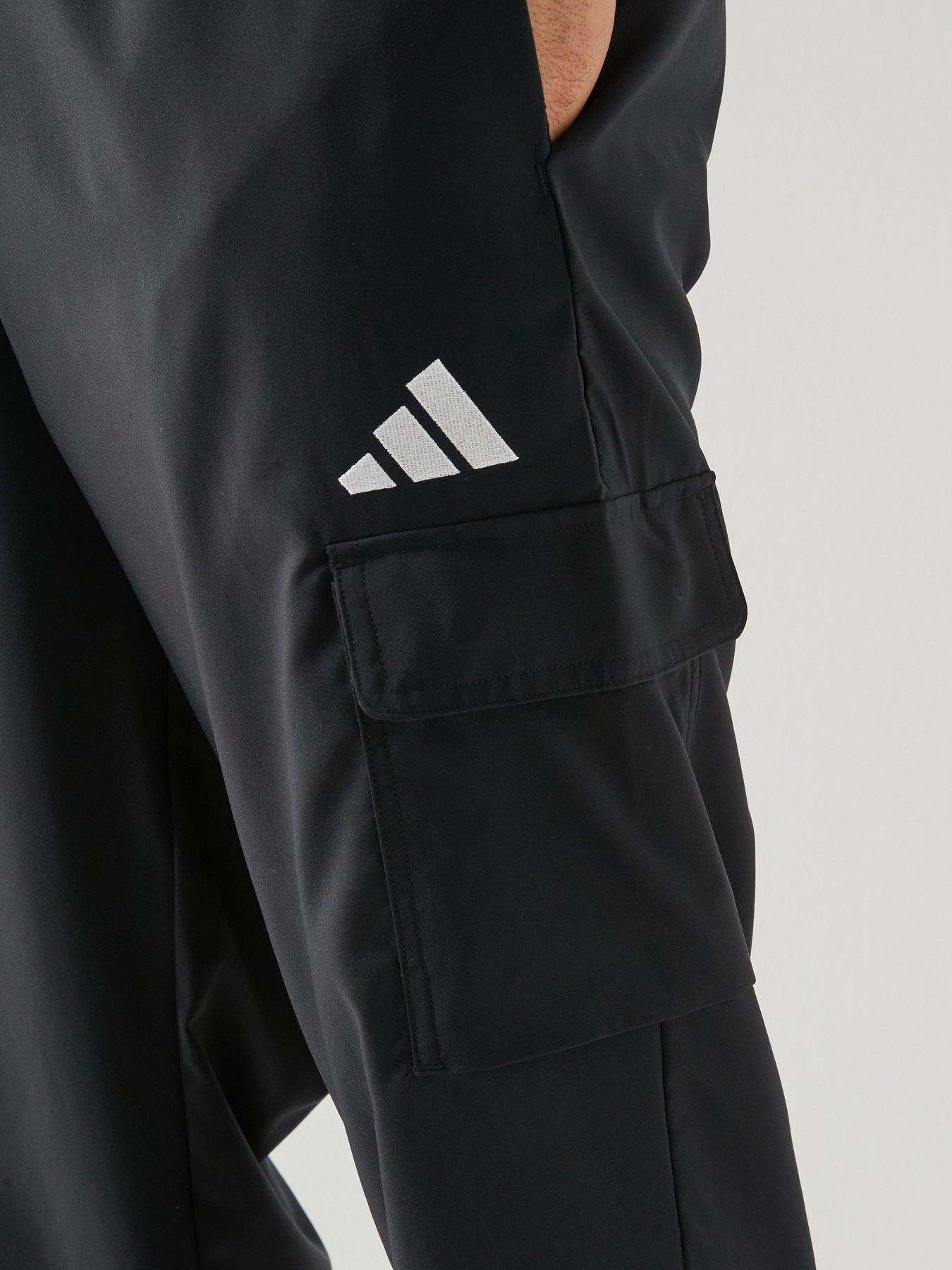 Image 4 of 5 of adidas Sportswear Men's Essentials Small Logo Cargo Pants - Black