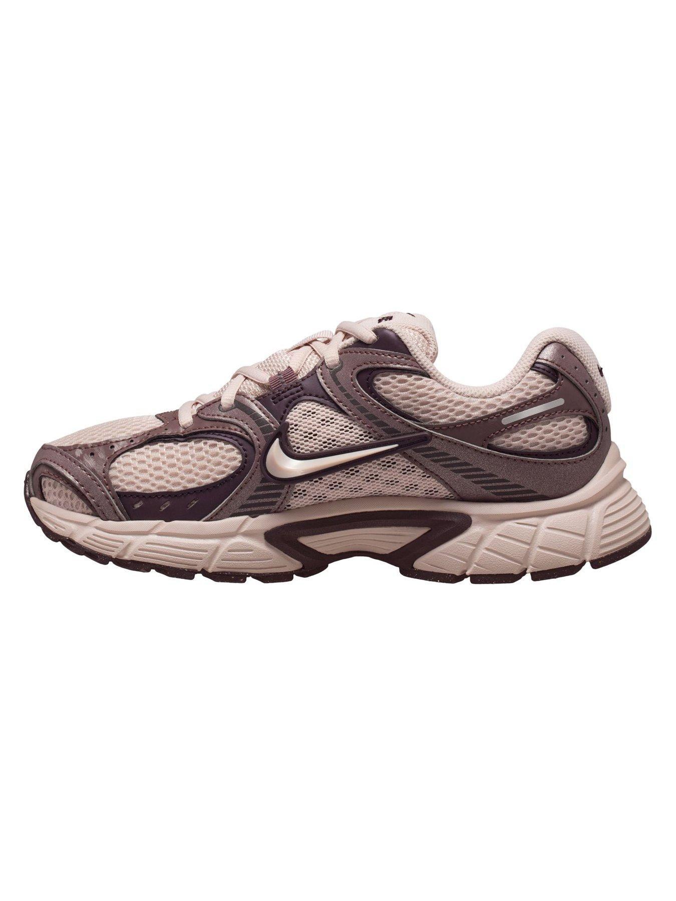 Image 4 of 4 of Nike Womens V5 RNR SE Trainers - Burgundy
