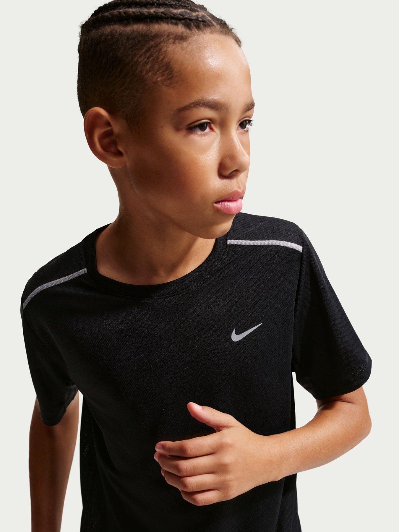 Image 5 of 7 of Nike Boys Junior Dri-FIT Short Sleeve Top - Black