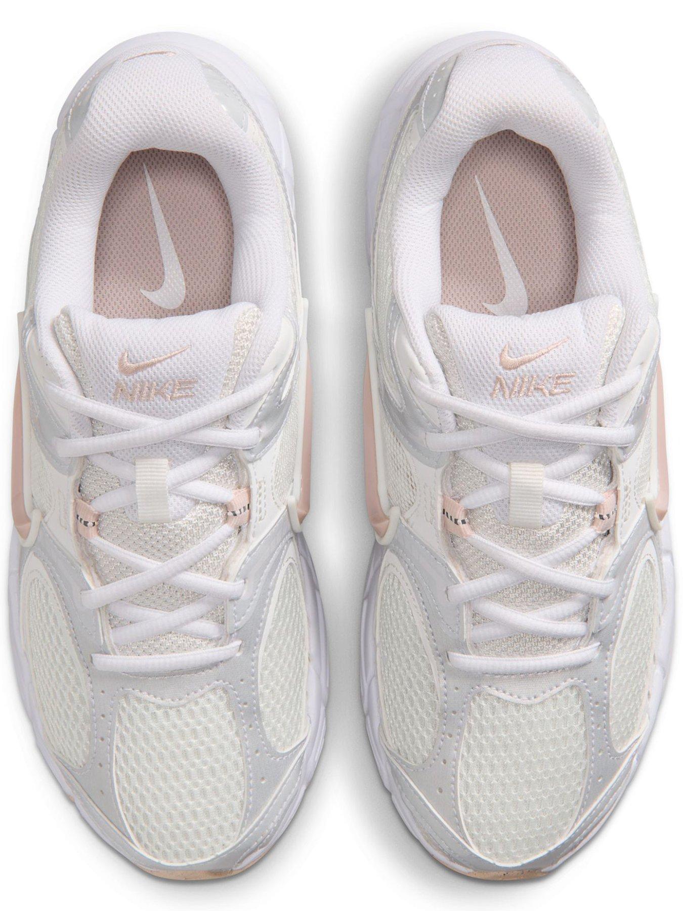 Image 4 of 8 of Nike Womens V5 RNR Trainers - White