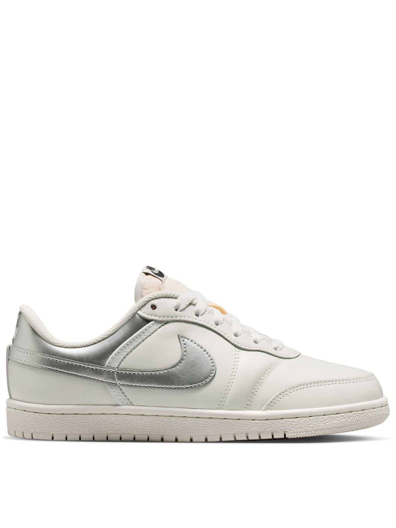 Jordan Nike Womens Skyline Low Shoes, Swan/Metallic Silver-Black, Size 5, Women