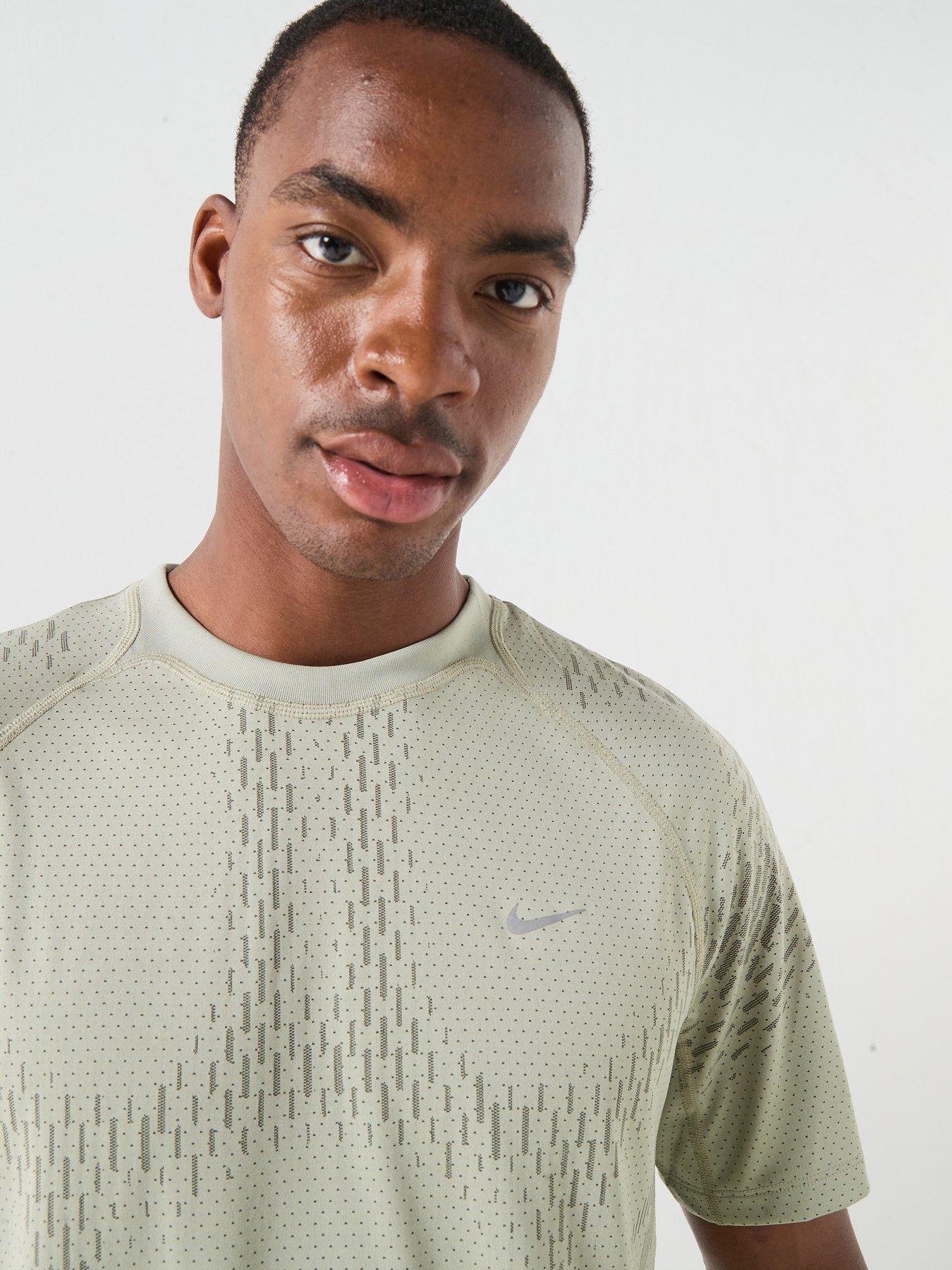 Image 3 of 5 of Nike Mens Running Stride Dri-FIT ADV Short Sleeve Top - Light Green
