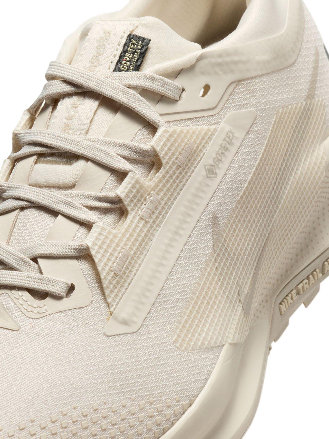 Image 7 of 8 of Nike Womens Trail Running Pegasus 5 GORE-TEX Trainers - Cream
