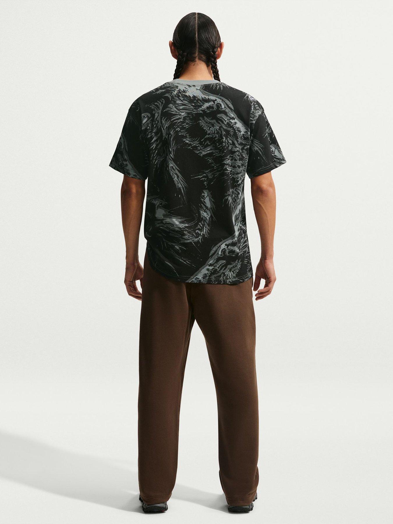 Image 2 of 5 of Nike Men&rsquo;s England AOP T-Shirt &ndash; Grey