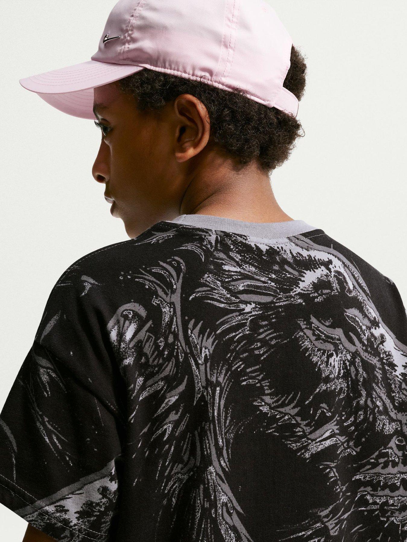 Image 4 of 5 of Nike Older Kids England AOP T-Shirt &ndash; Black