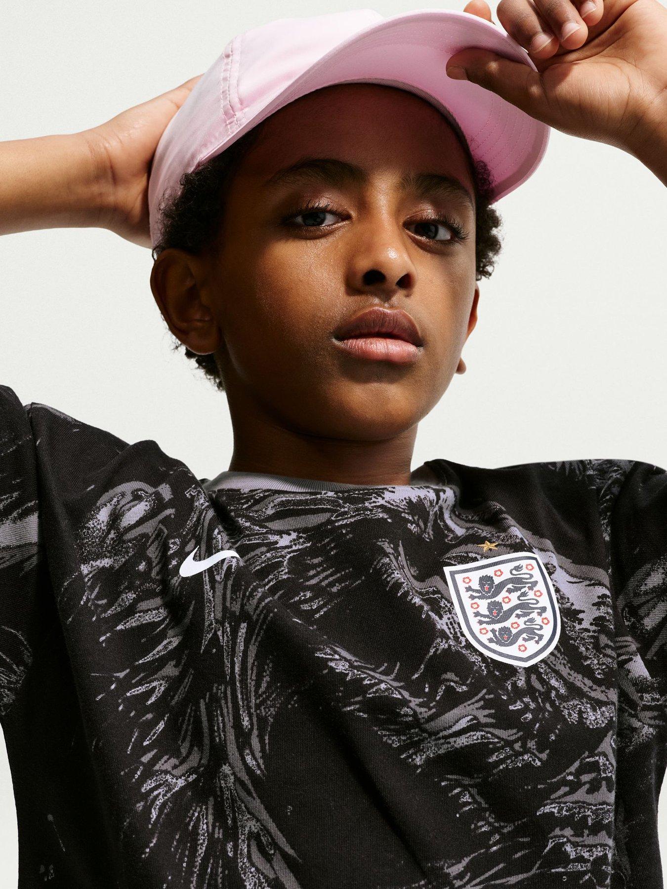 Image 5 of 5 of Nike Older Kids England AOP T-Shirt &ndash; Black