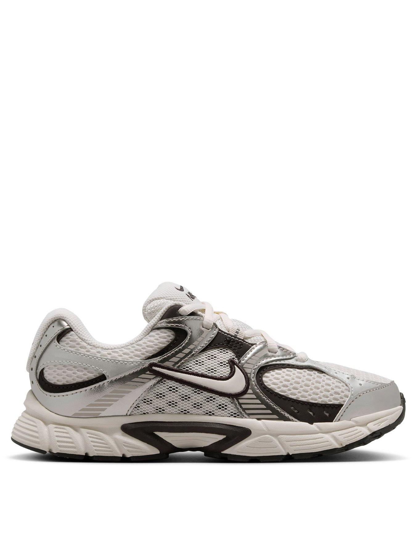 Nike Big Kids' V5 RNR Shoes - White