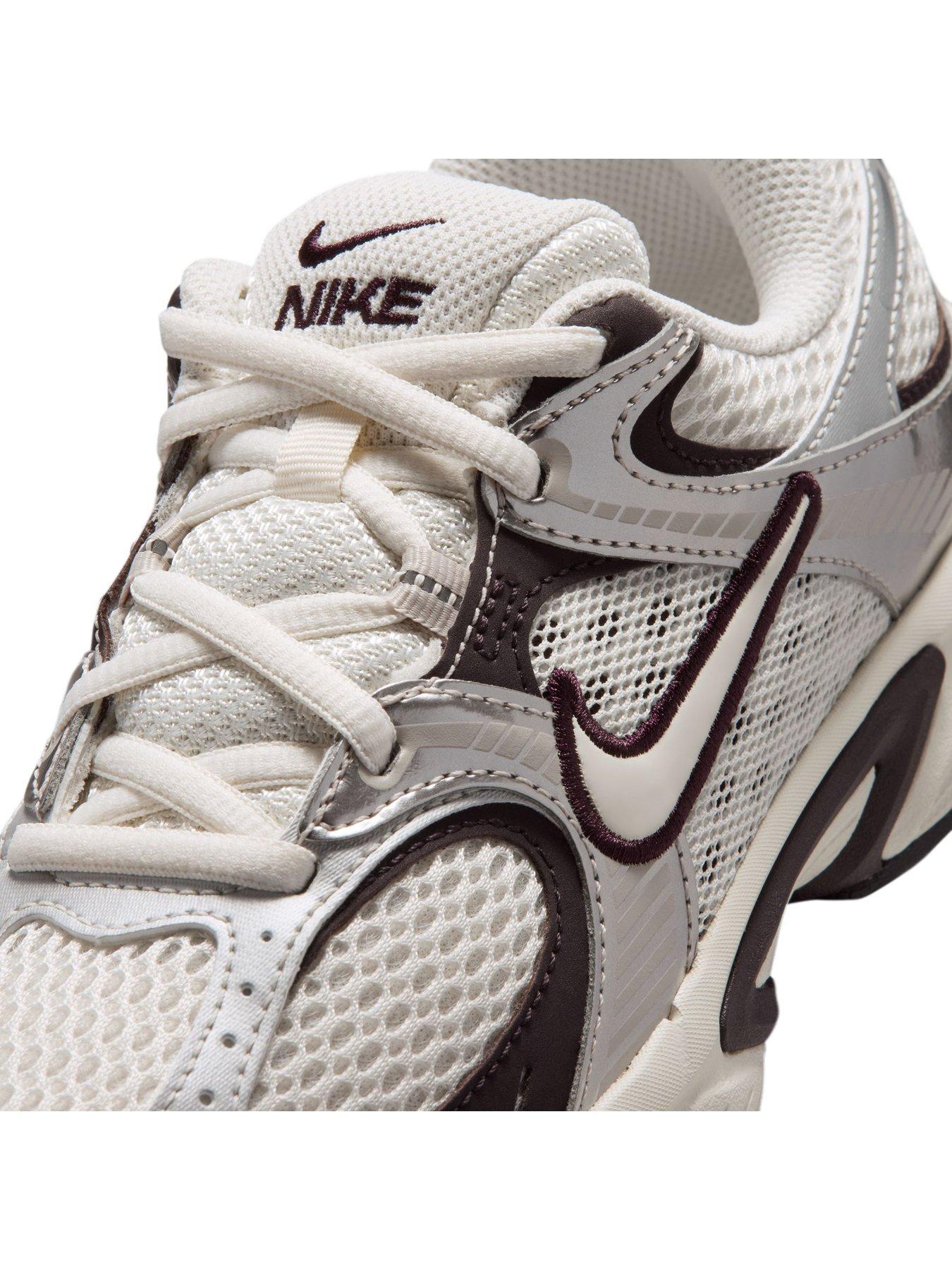 Image 6 of 8 of Nike Big Kids' V5 RNR Trainers - White