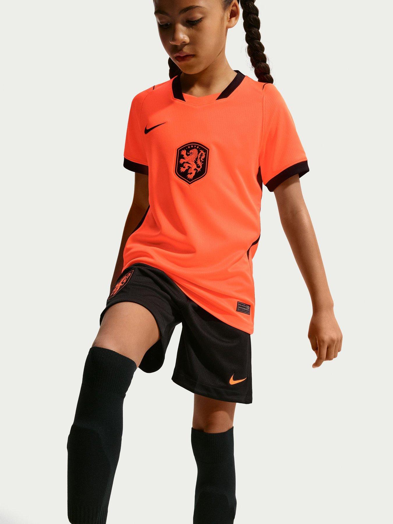 Nike Older Kids Netherlands 2026 Dri-FIT Stadium Home Shirt, Hyper Crimson/Black, Size L