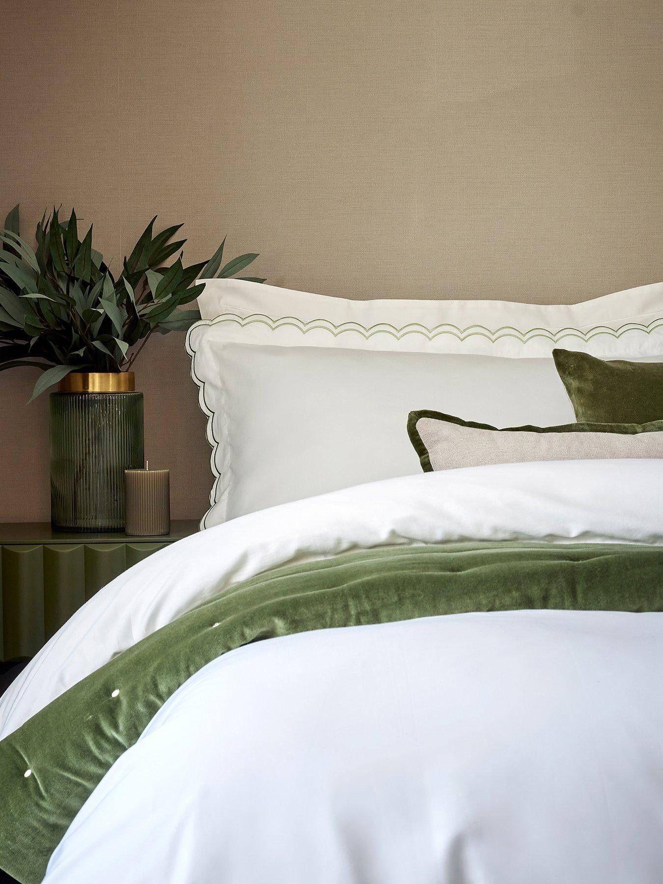 Image 3 of 3 of Christy Scallop Edge Duvet Set- Super King