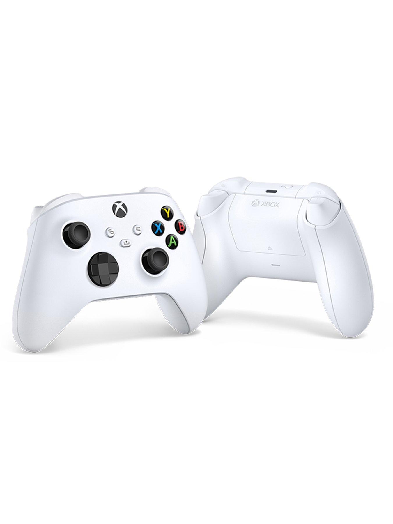 Image 2 of 8 of Xbox Series X EA SPORTS&nbsp;FC&trade; 26 &amp;&nbsp;Wireless Controller - White