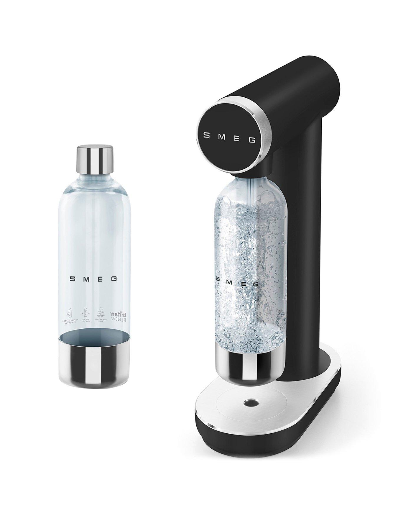 smeg-soda-maker-black-with-additional-bottle