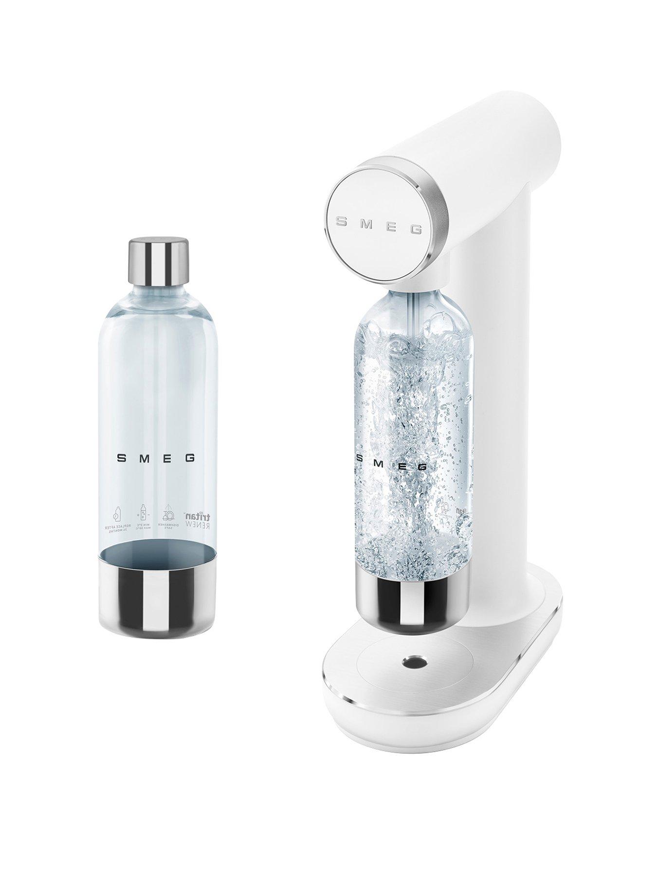 smeg-soda-maker-white-with-additional-bottle