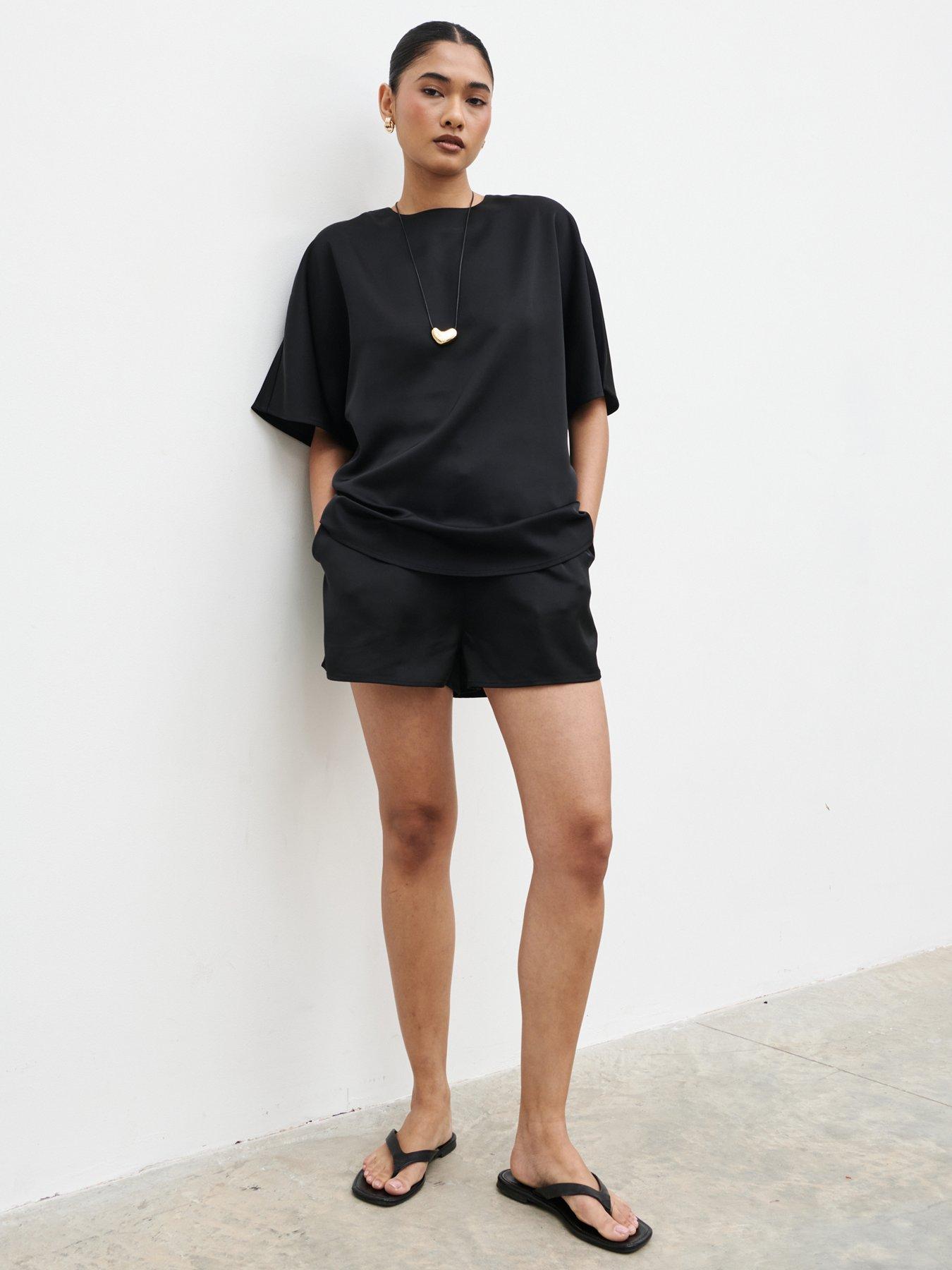Pretty Lavish Breya Boxy Satin Co-ord T-shirt - Black