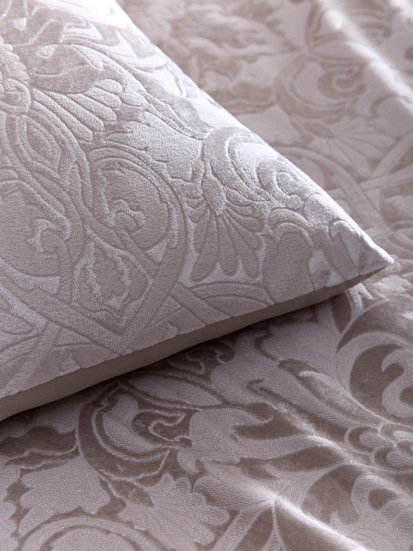 Image 3 of 4 of Laurence Llewelyn-Bowen Firenza Duvet Cover Set in Linen