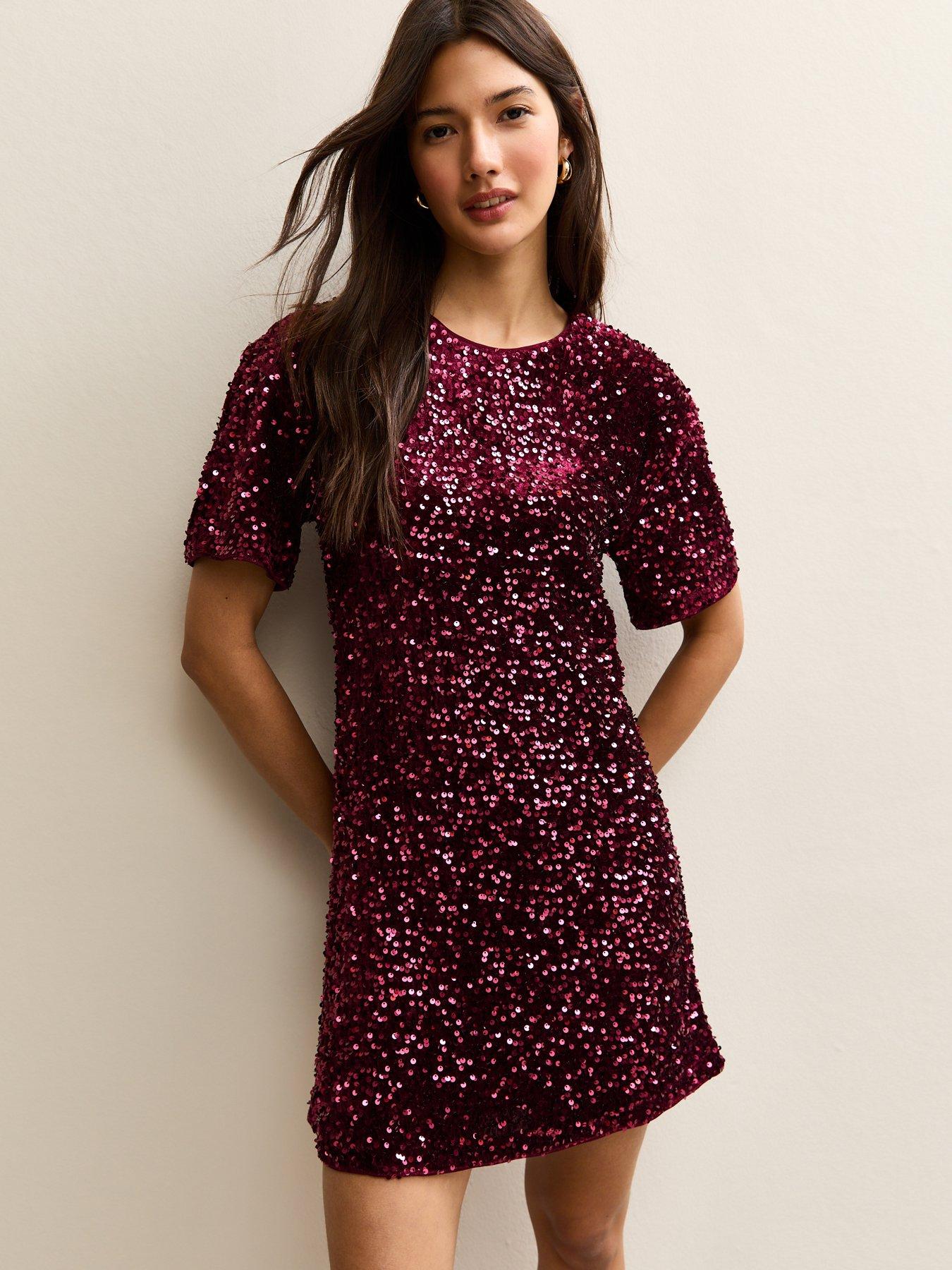 New Look: Velvet Sequin T-Shirt Dress - Dark Burgundy