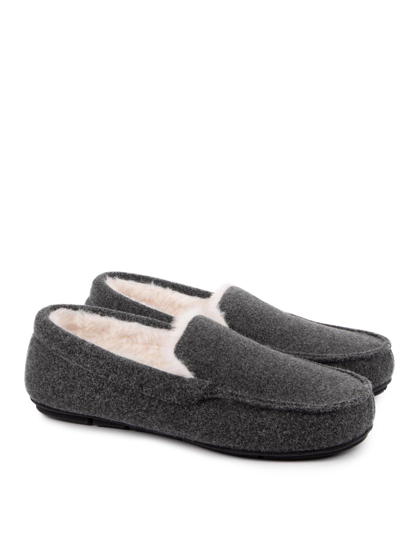 TOTES Toasties Mens Felt Moccasin Slipper With Sherpa Lining - Grey