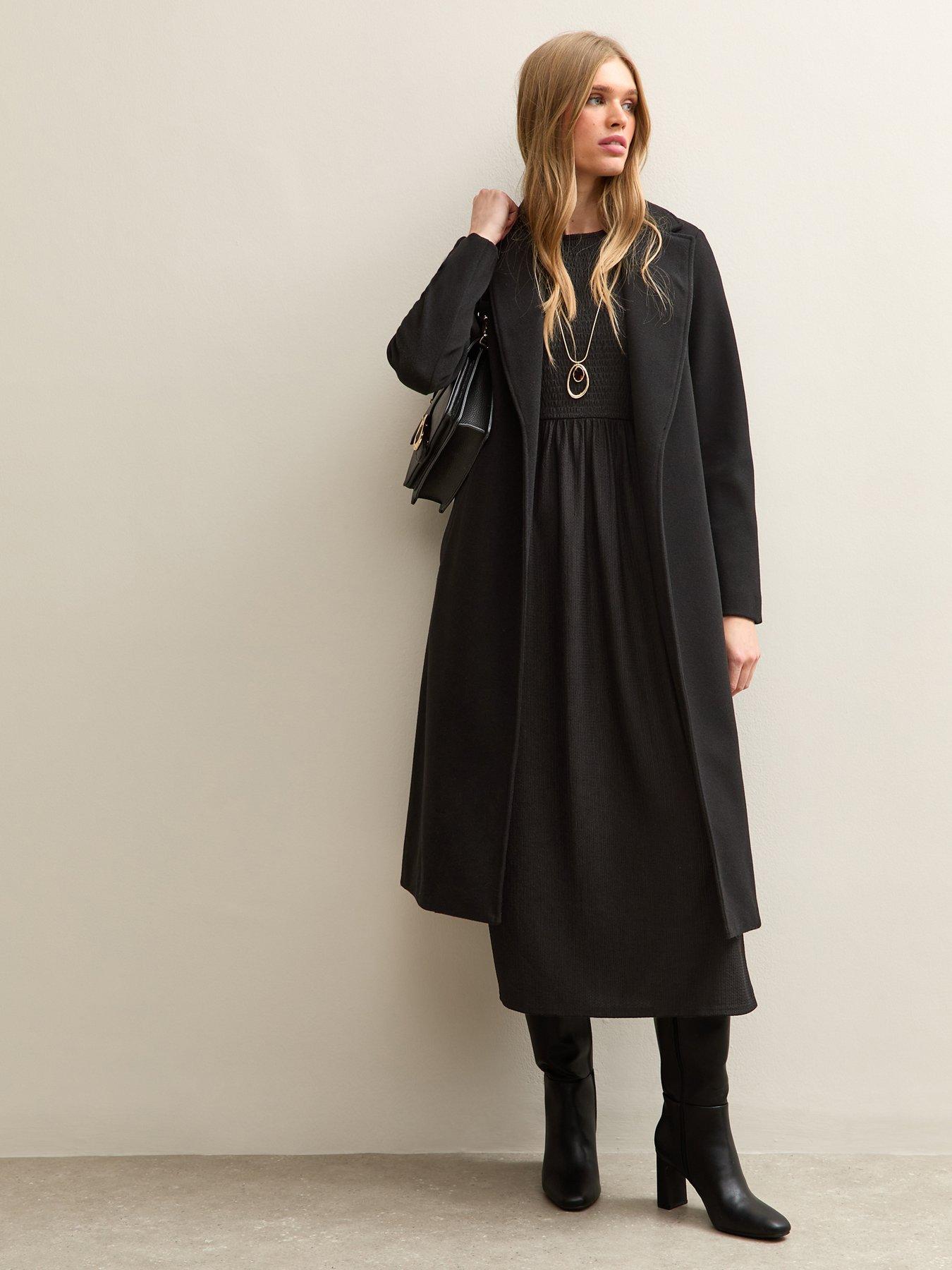 Image 3 of 5 of New Look Shakira Crew Neck Long Sleeve Puff Smock Midi - Black