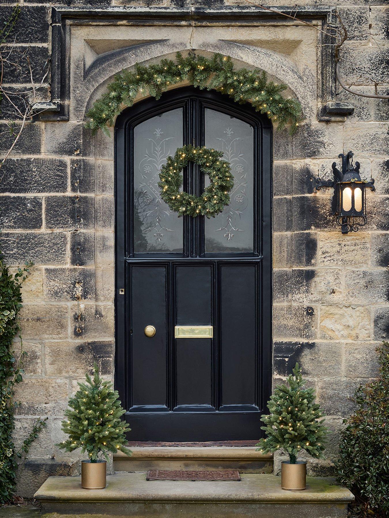 Lights4Fun Pre Lit Led Outdoor Porch Bundle